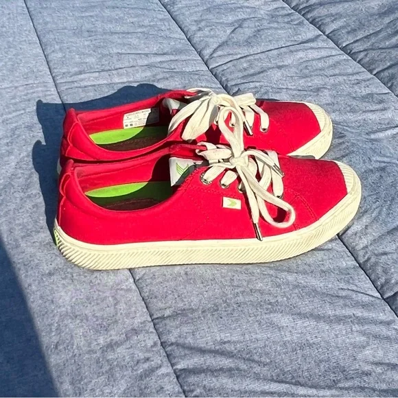 Cariuma Shoes Cariuma Oca Low Red Canvas Sneakers With Vegan